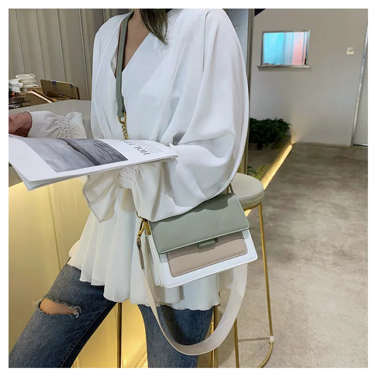 Sac à bandoulière en cuir PU tendance avec chaîne et pochette mode